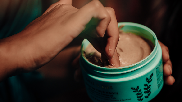 Why an Herbal Shampoo Will Keep Your Hair Stronger in the Long-Run