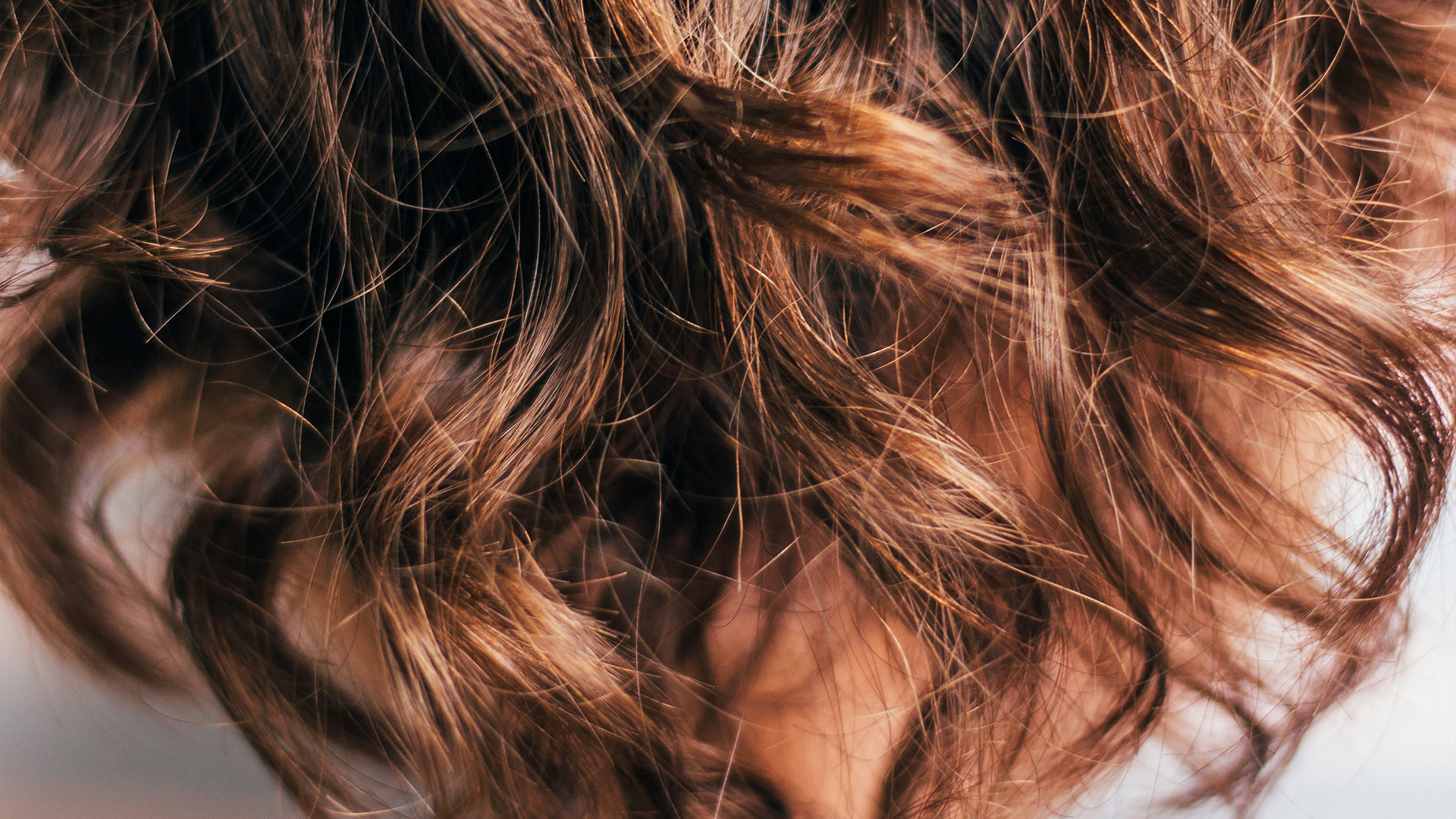 4 Steps to Vanish Poofy, Unruly Hair
